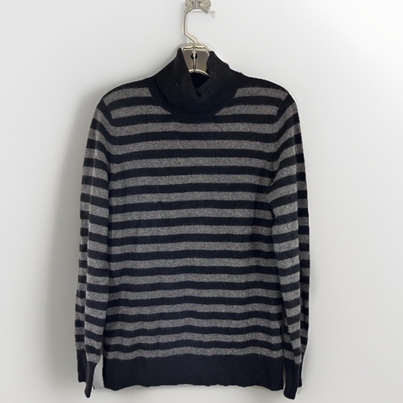 C BY BLOOMINGDALES LADIES CASHMERE SWEATER XL GREY BLACK STRIPED 2-ply comfy - Picture 7 of 7